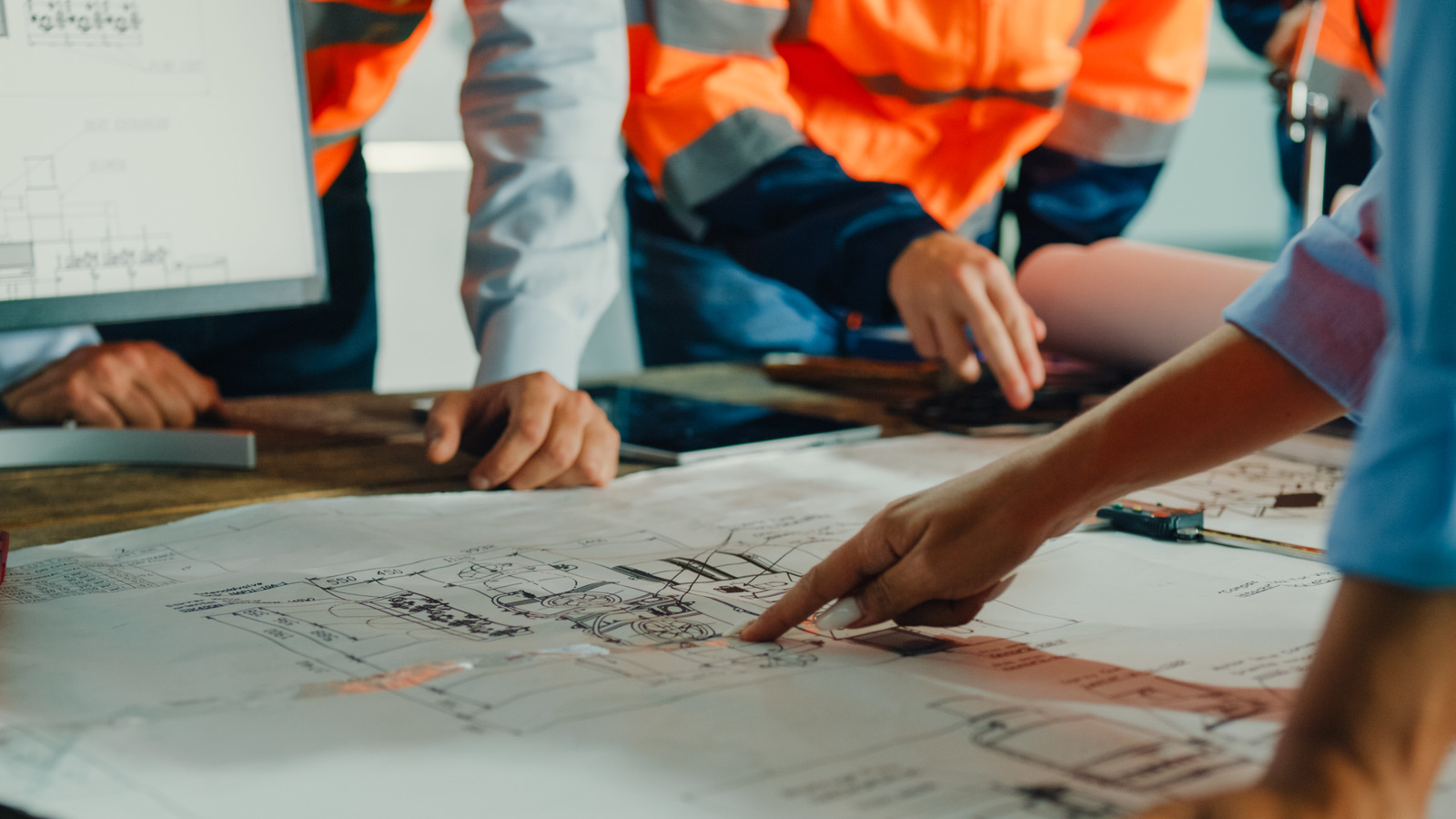 Broken Floor Plans Are Trending. Here's How Glass Can Help You Get The Look In Your Space