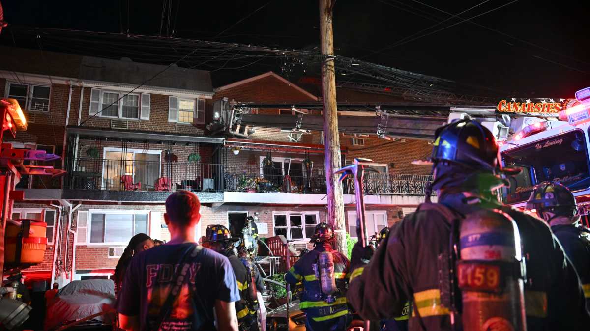 FDNY quickly subdues all-hands house fire in Canarsie