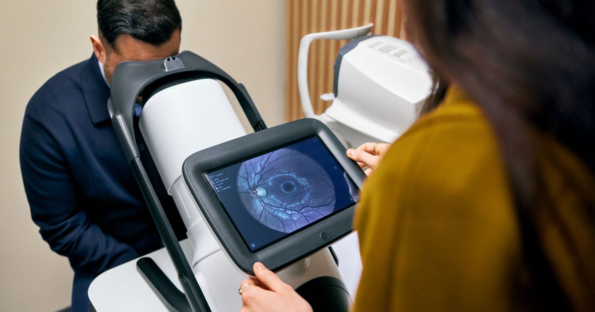 Früherkennung von Erkrankungen: Fielmann bewirbt neuen Augen-Test in Tirol