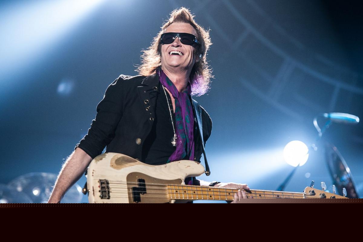 Glenn Hughes to Undergo Heart Surgery and Retire From Live Performances