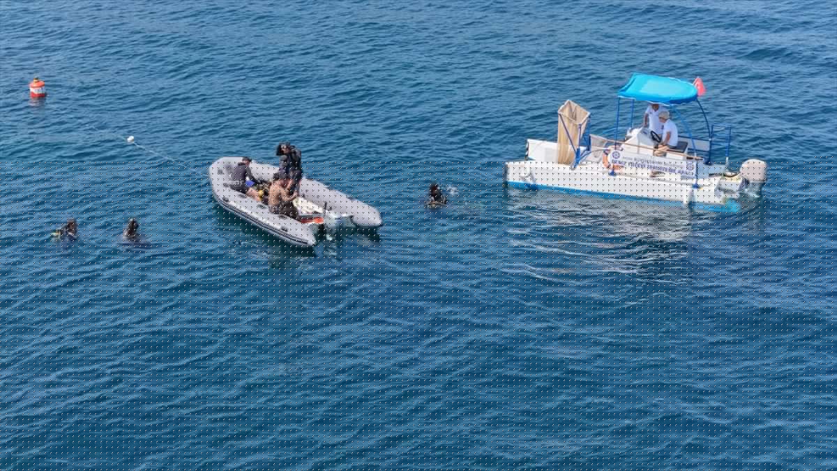 Kuşadası'nda Deniz Dibi Temizliği