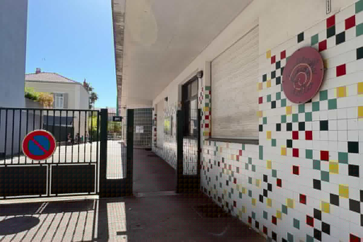 Animateur périscolaire soupçonné de violences sexuelles à Hyères : la Ville apporte « tout son soutien aux familles et renouvelle toute sa confiance à l’autorité judiciaire »