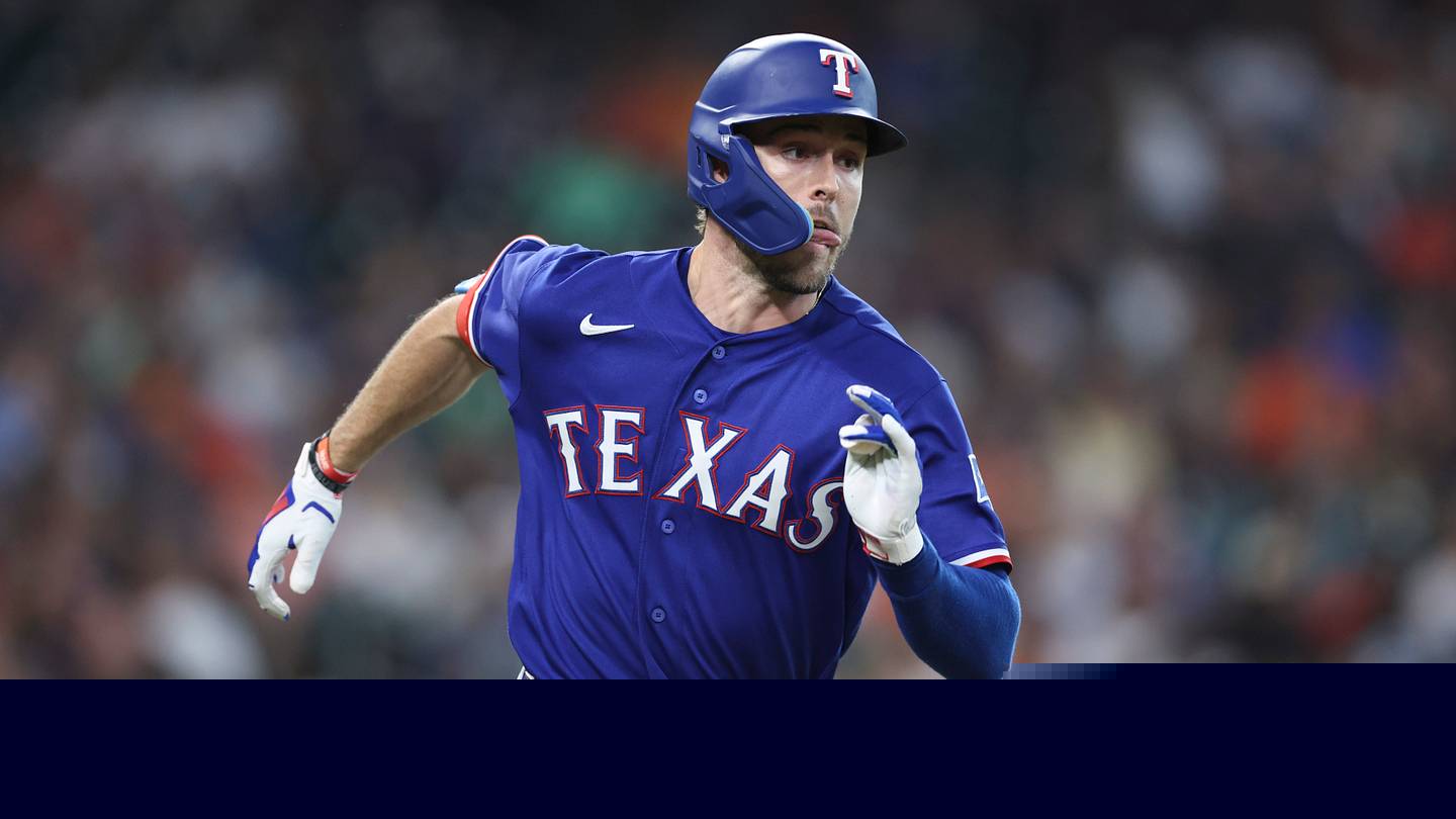Rangers Notes: Evan Carter Plays Left Field in Crazy Moment in Anaheim