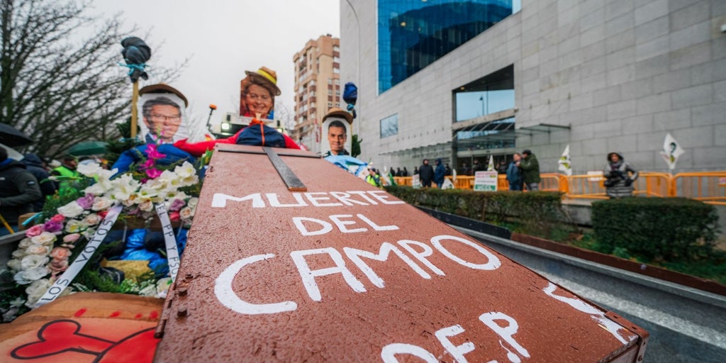 Tractoradas «históricas» en Castilla y León ante la «doble moral» del acuerdo con Mercosur