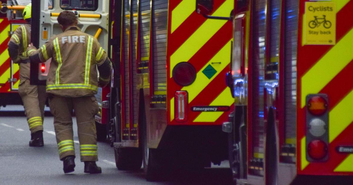Huge emergency response as two homes catch fire near M4