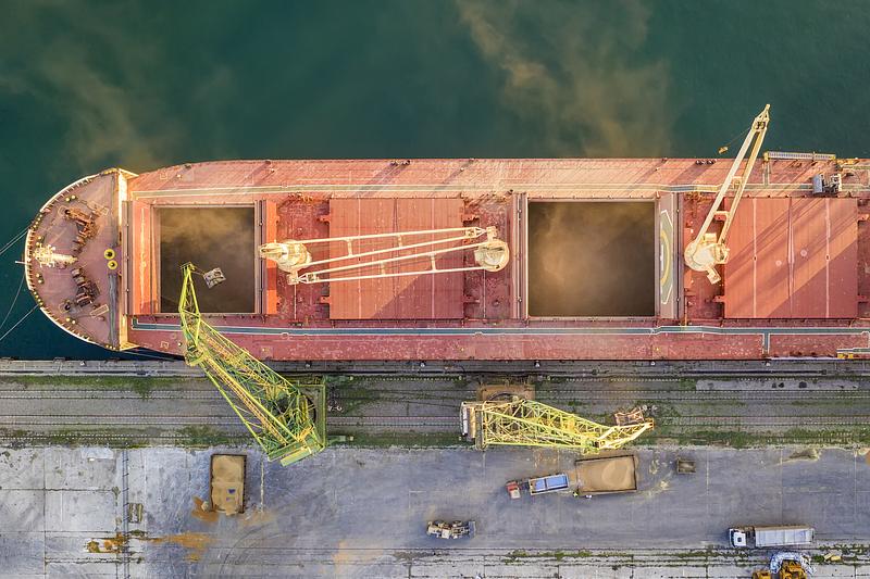 Ukraine seeks to re-establish grain corridor through Moldova to Romania's Constanţa port