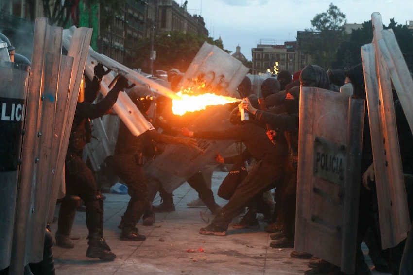Comment on Annual Oct. 2 march turns violent, leaving 94 police and 29 others injured by Gringa chica