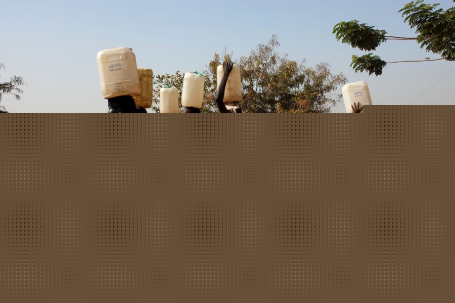 Scorching heat, prolonged power outages deepen hardships in Khartoum