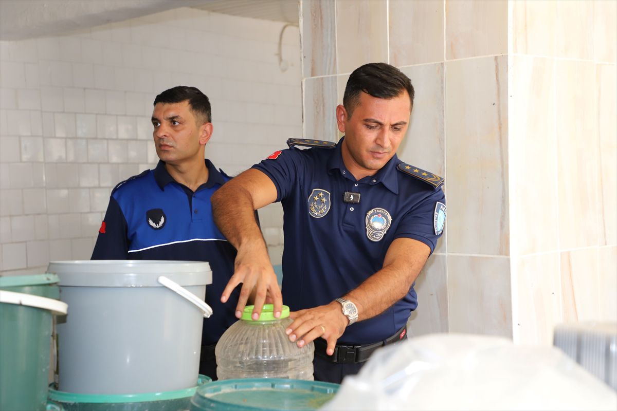 Aksu'da 15 ton bozuk süt ürünü imha edildi