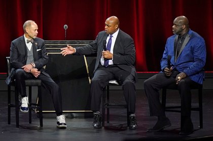 Why Shaq and Chuck couldn’t stop laughing about Cavs stunt