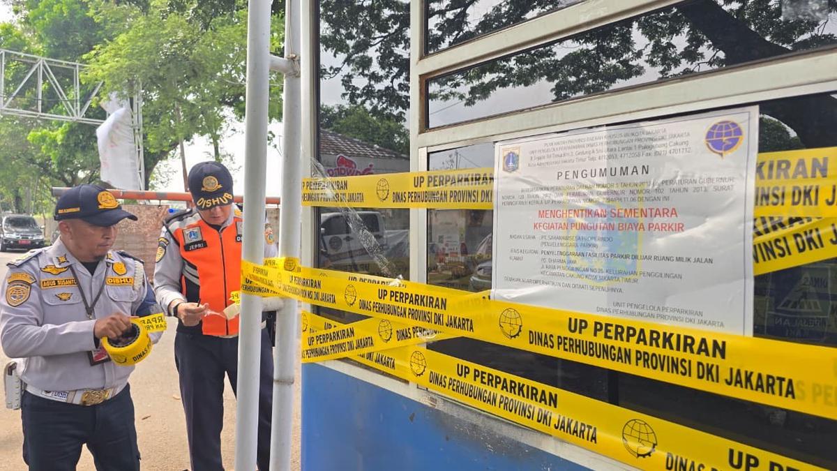 Warga Jakarta Jangan Mau Bayar Parkir Ilegal, Segera Laporkan!