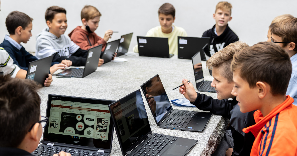 AHS-Lehrer wollen Laptops an Schulen statt für jeden Schüler