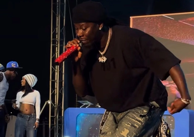 Stonebwoy Wows Ashaiman @ MoMoFest Carnival