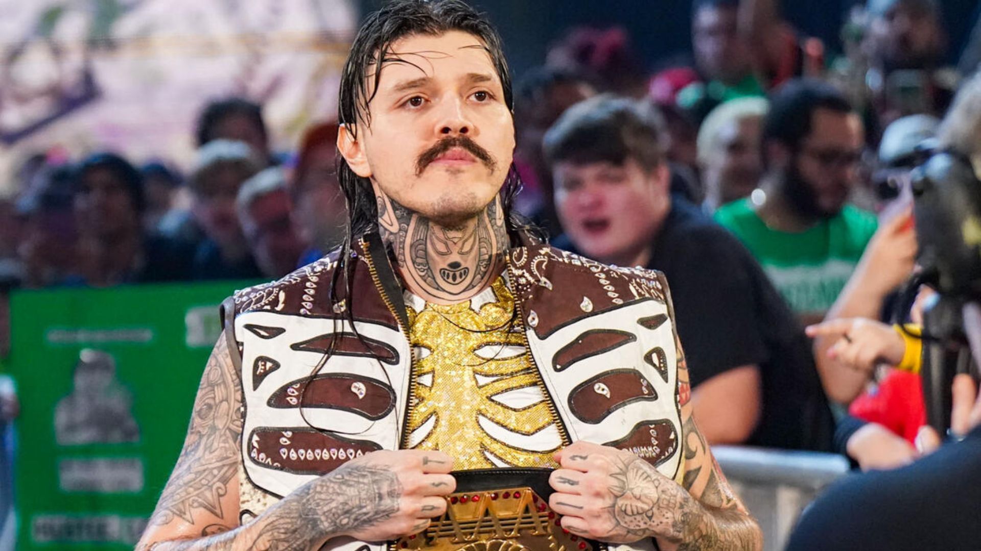 "The smart a*s chewing the gum" - WWE veteran drops major hints on Dominik Mysterio's future championship reigns