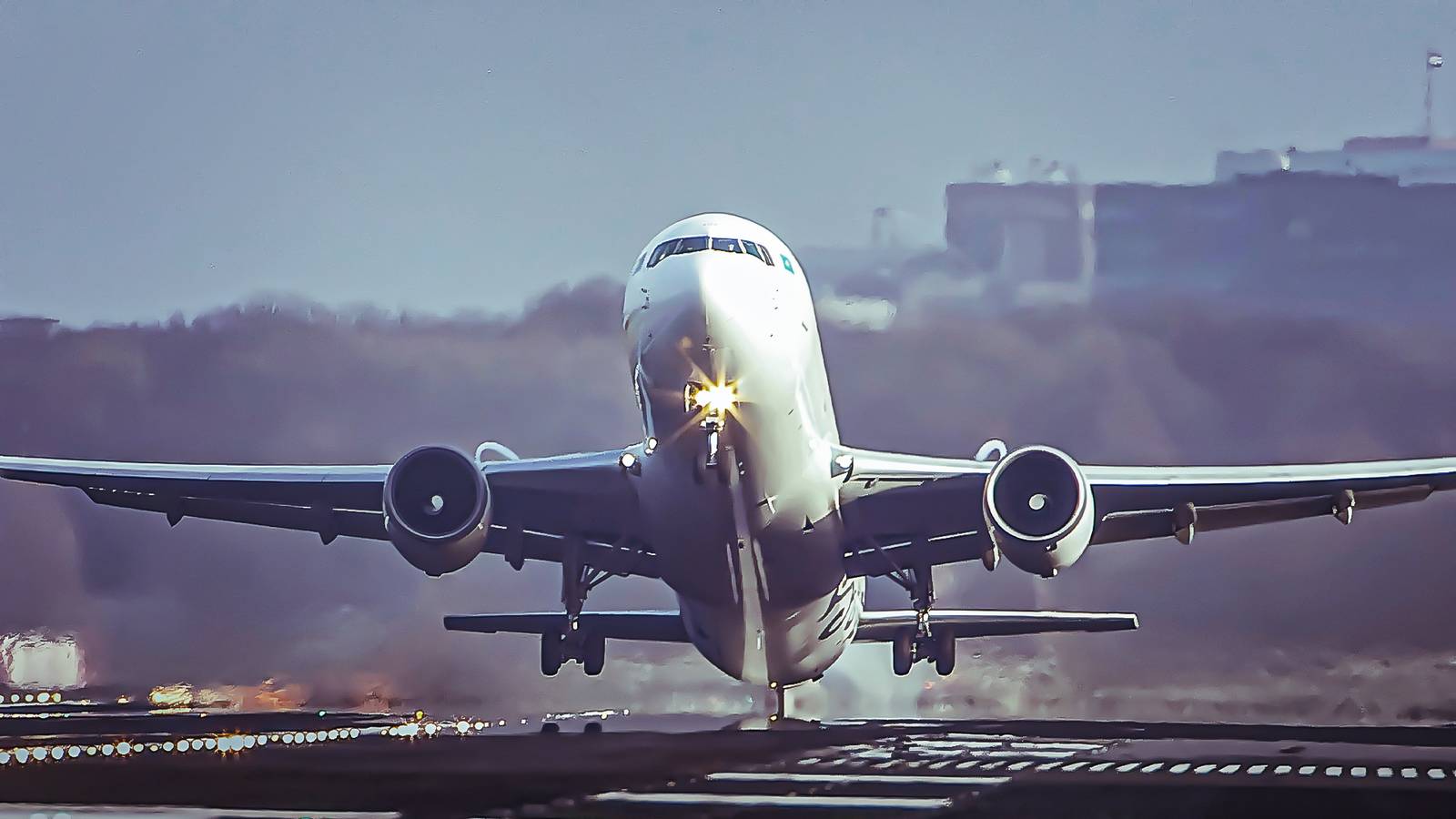 Safer Flights? Boeing Files Patent For Aircraft Tail Strike Prevention System