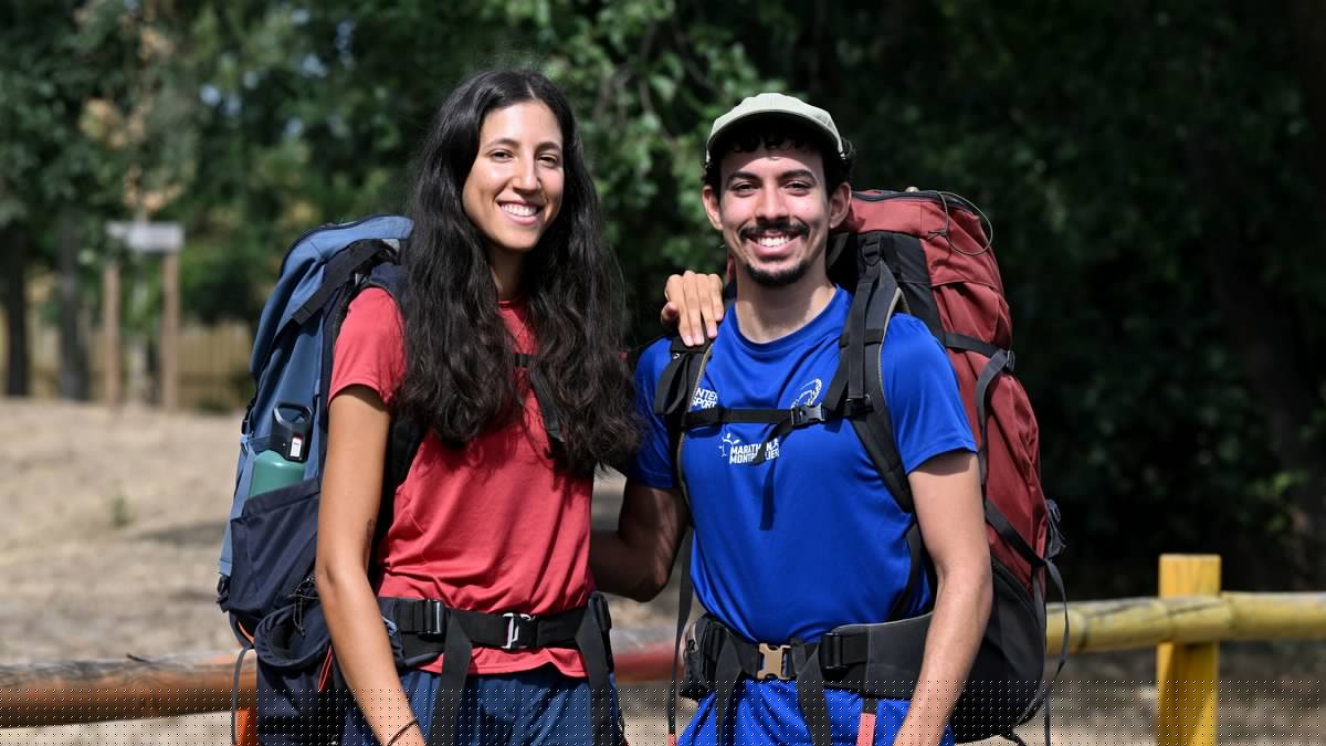 Ils avaient caché les bagues dans leur sac à dos : ces jeunes Toulousains terminent leur traversée de la France à pied par une demande en mariage