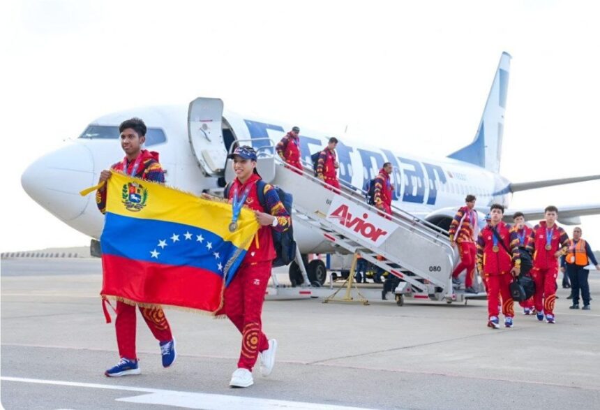 Delegación venezolana retornó al país tras destacada actuación