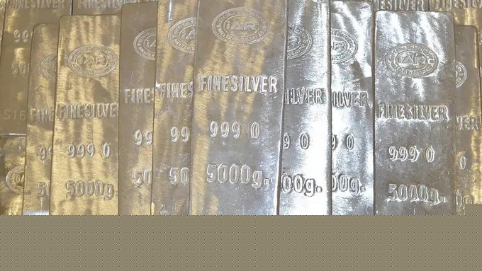 Silver price plummets