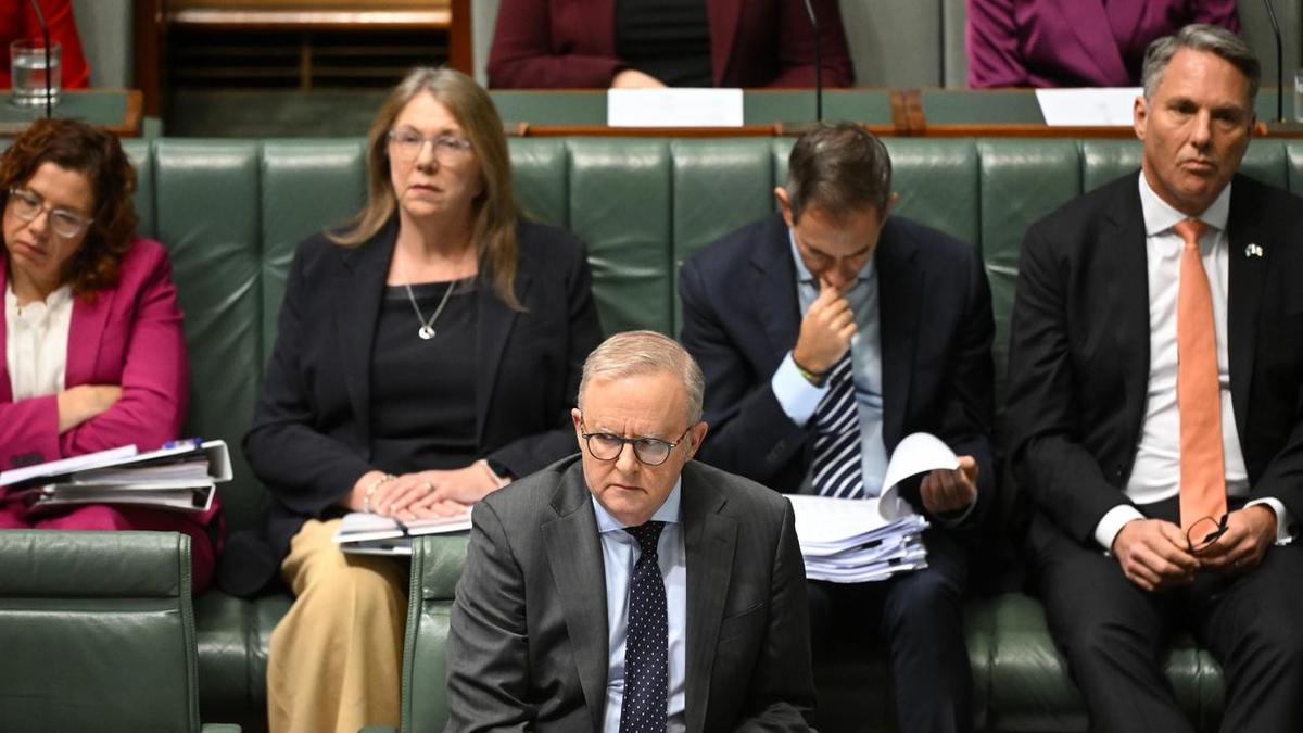Labor's winter woes as support slumps to decade low