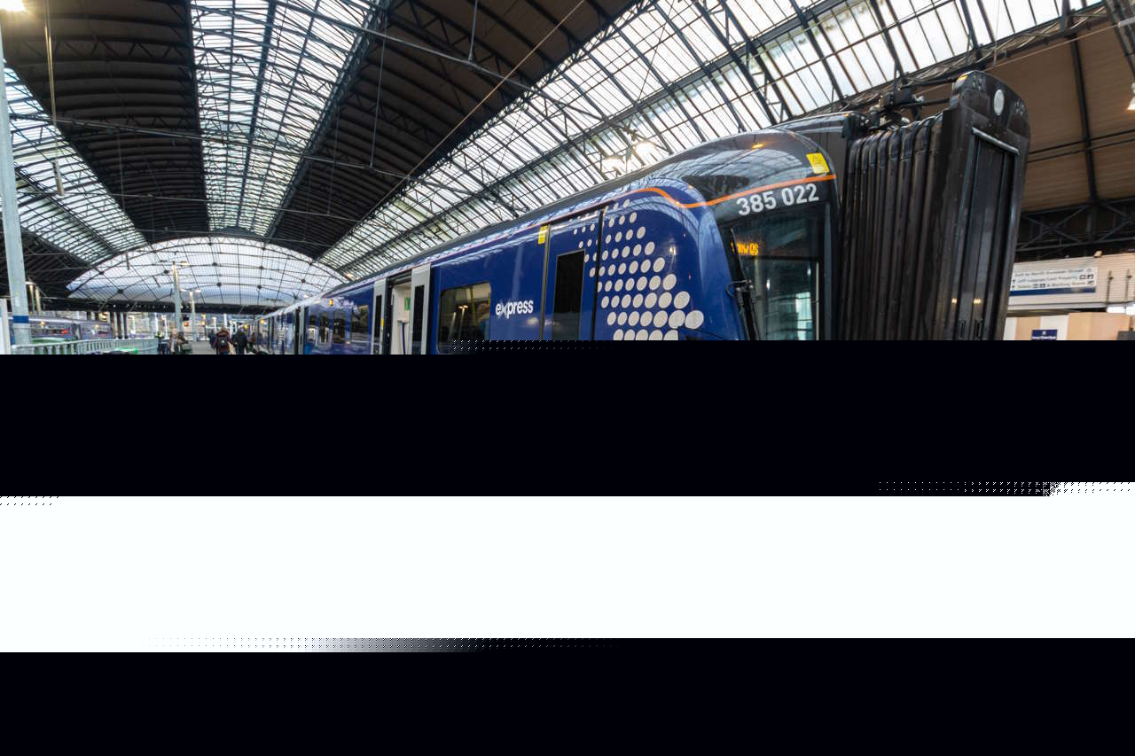 Major disruption for Glasgow and Edinburgh trains after cable theft