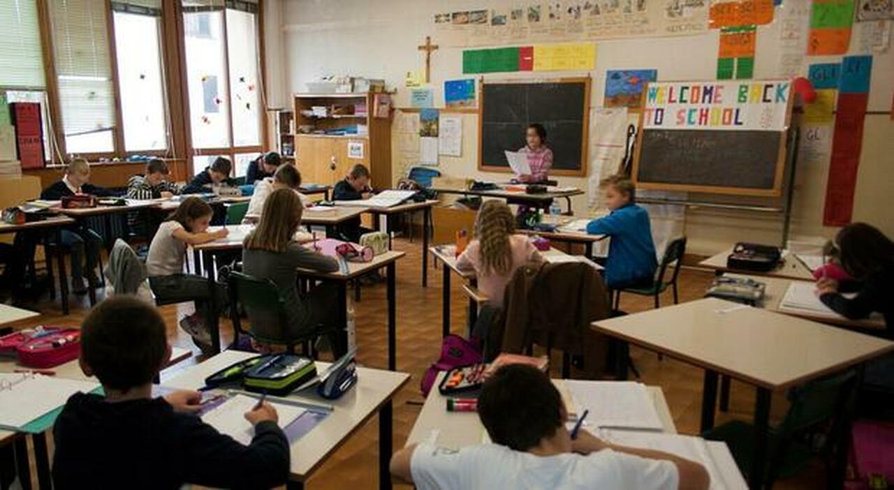Scuola, valzer di presidi, tornano a casa 19 prof: &laquo;Aspettavamo da anni&raquo;