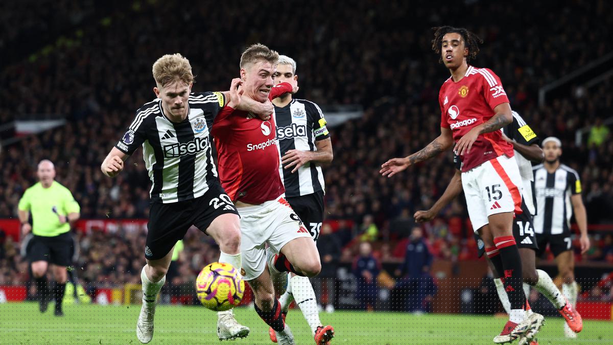3 Alternatif Lewis Hall untuk Manchester United