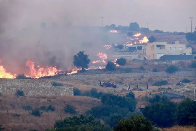 #Mondo #Incendi in Grecia, 8.000 persone evacuate a Creta