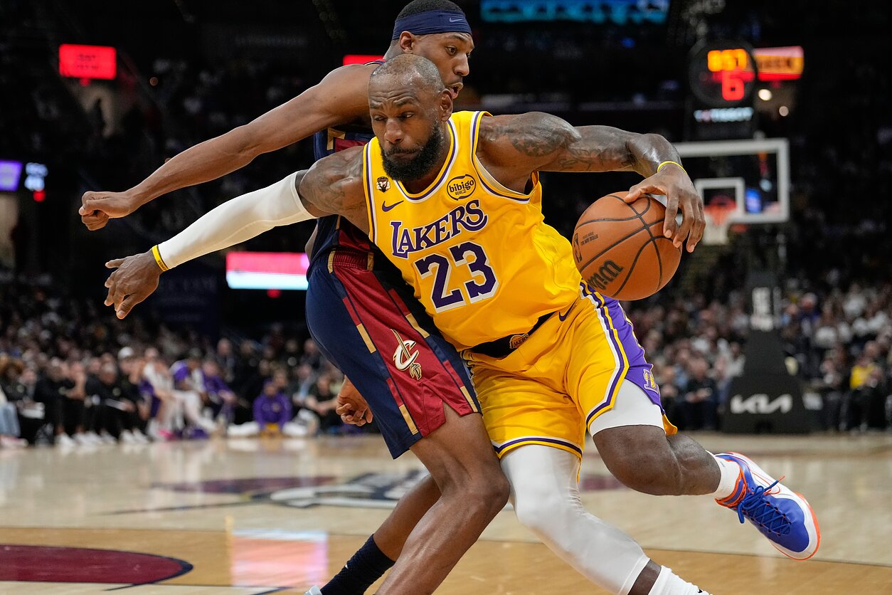 NBA naktis: LeBrono Jameso sugrįžimas į Klivlandą paženklintas triuškinamu pralaimėjimu