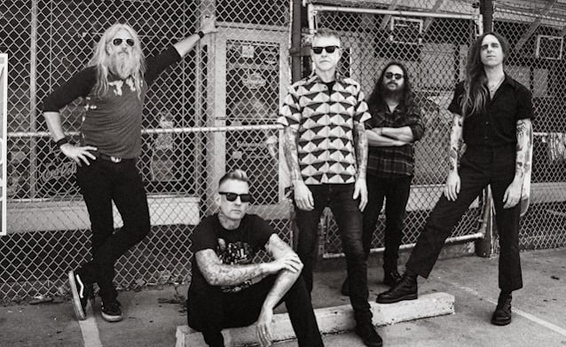 TROY SANDERS On MASTODON's New Five-Piece Lineup: 'Everyone Is Very Actively Collaborating, Contributing And Writing'