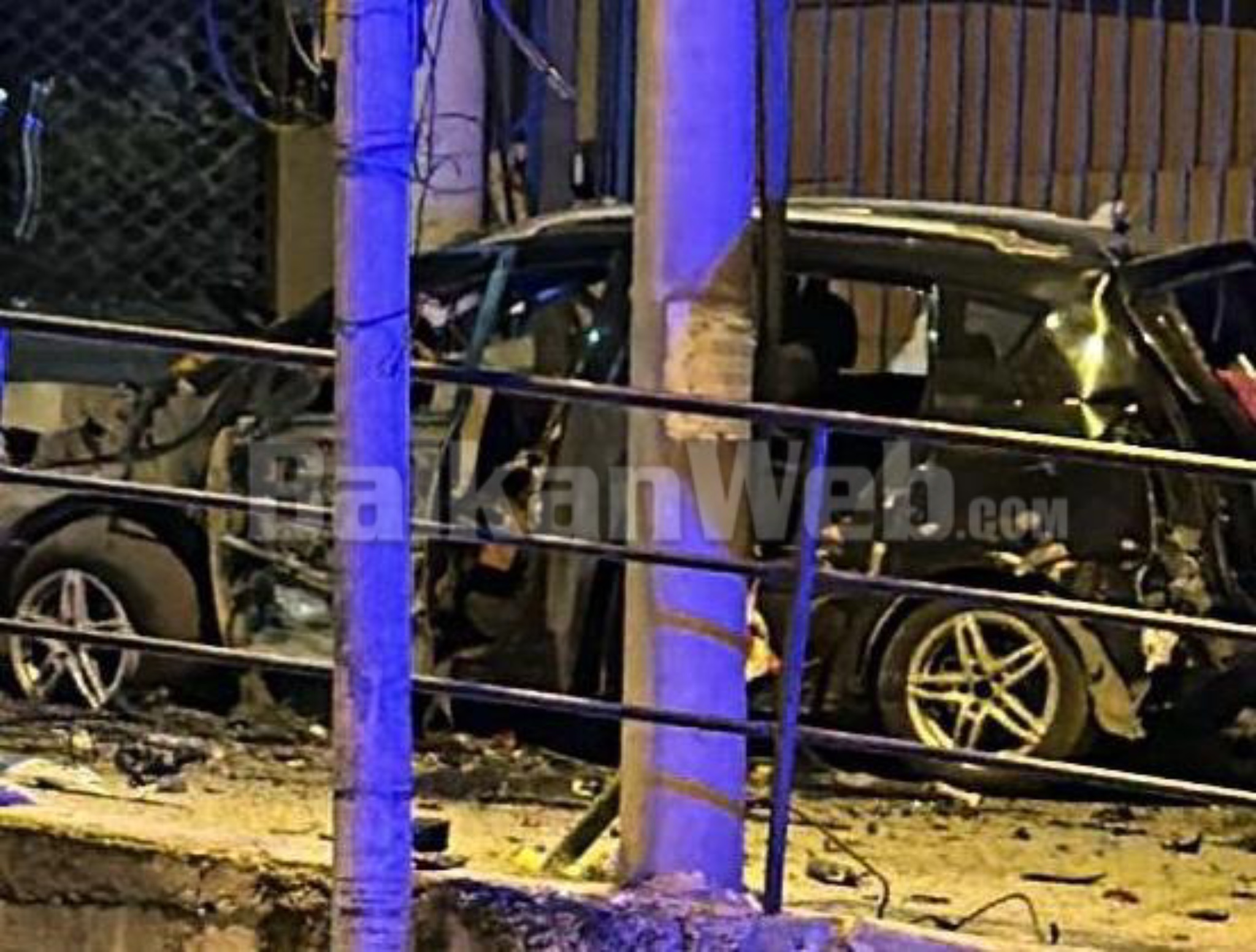 Tronditet Saranda! Hidhet në erë me eksploziv makina, humb jetën drejtuesi. Pamjet e para nga vendi i ngjarjes