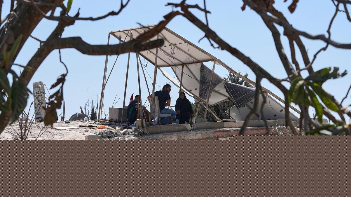 Israel hits southern Lebanon after warning to village