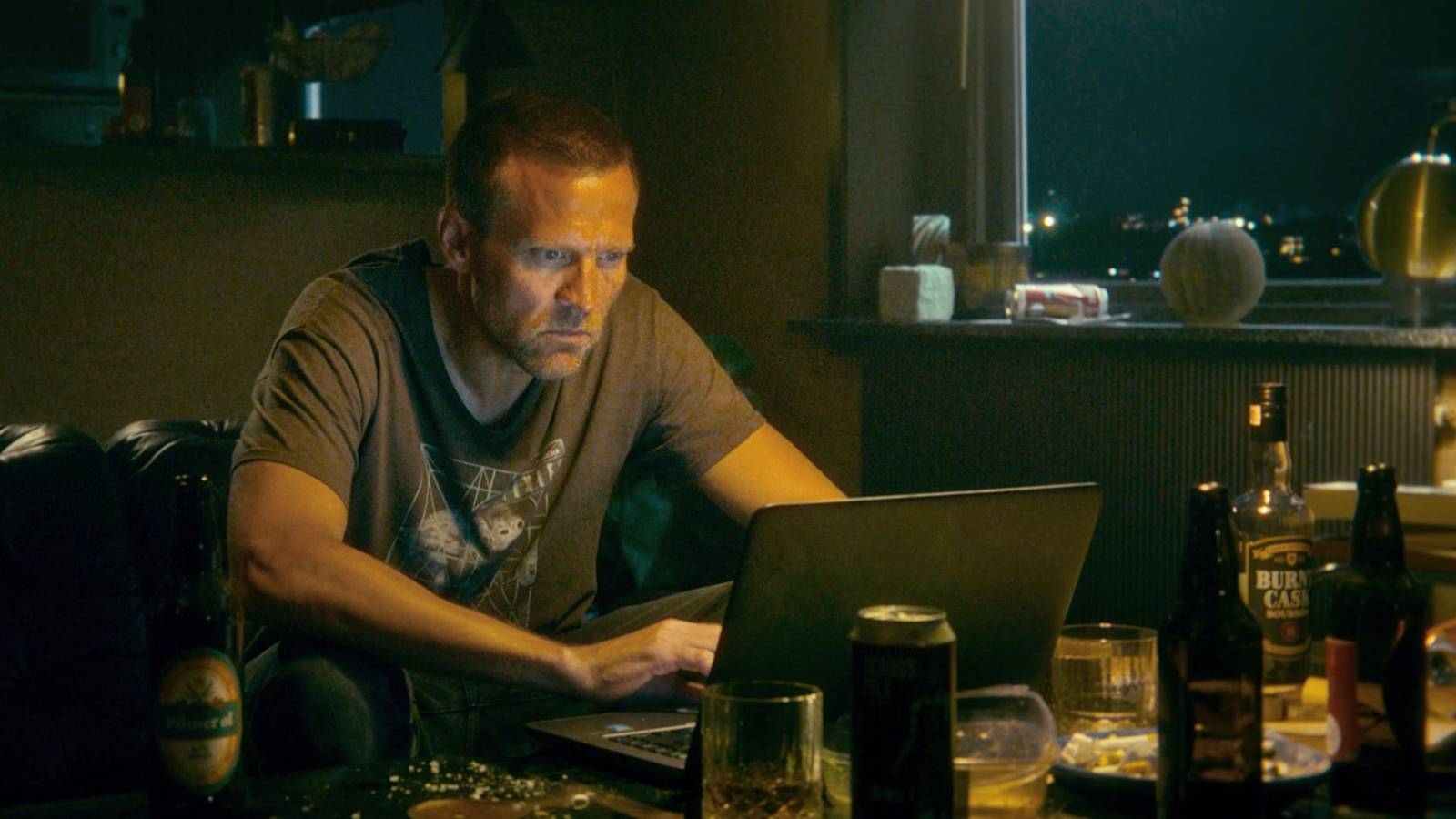 Netflix Reveals Trailer & Release Date for New Serial Killer Thriller ‘Detective Hole’