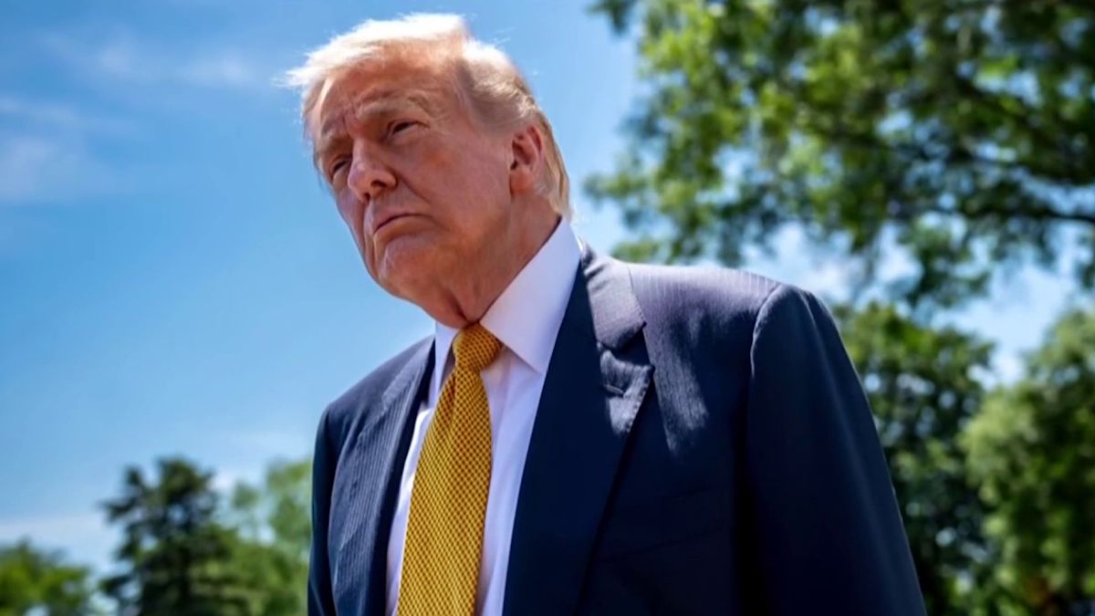 Official confirms Trump used elaborate ruse to fly out of Turkey amid Iran war