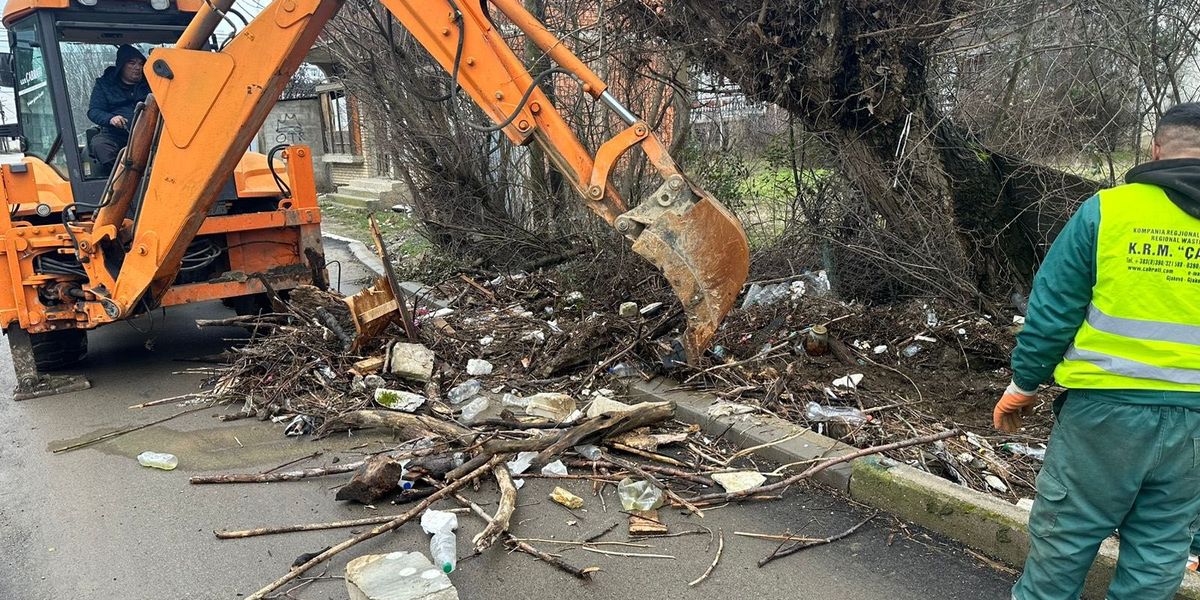 Gjendja në rrugët e Gjakovës pas vërshimeve