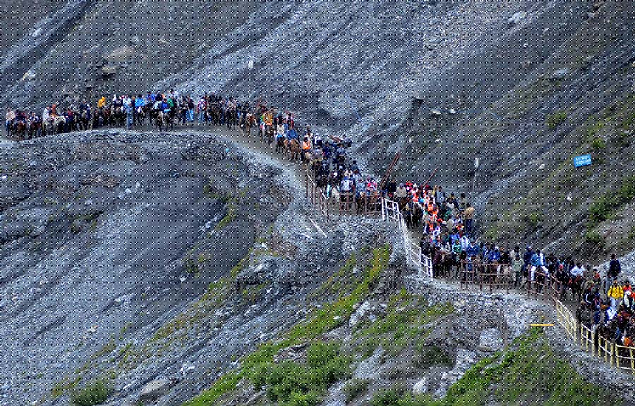 Amarnath Yatra Suspended from Jammu as Jammu-Srinagar Highway Remains Closed