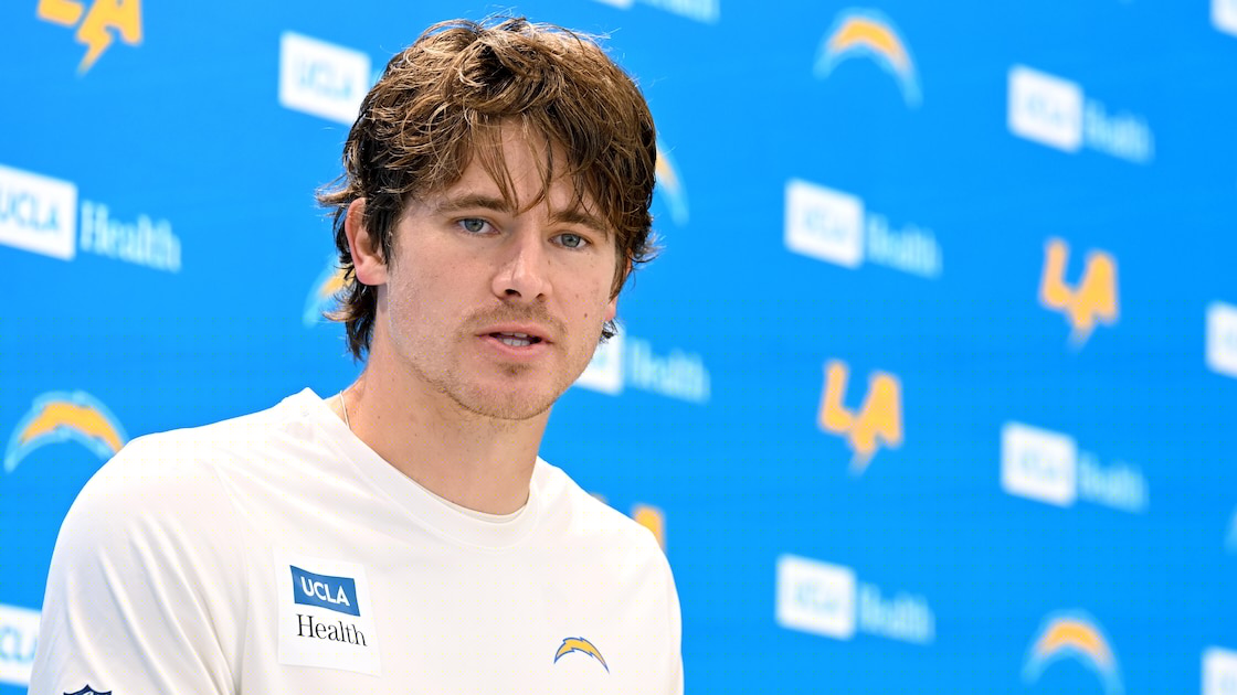 NFL DC Says Justin Herbert 'Should Have Had More Accolades' Entering 7th Chargers Season