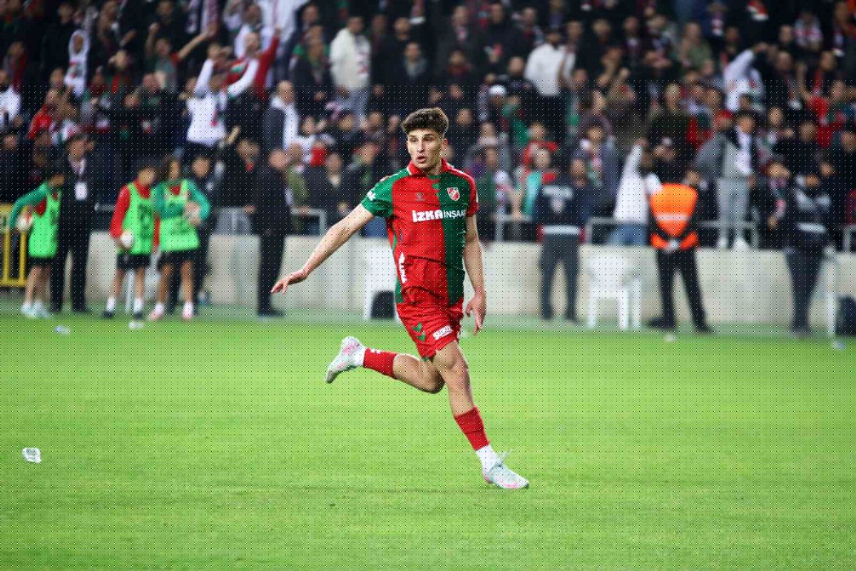 Karşıyaka'da 3 oyuncuya transfer izni