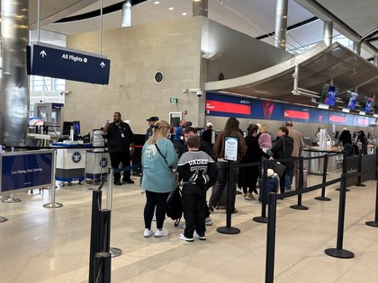 Detroit Metro Airport departures briefly grounded amid ‘aircraft emergency’