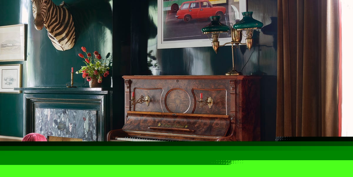 How to Accurately Value Your Antiques—and Sell Them, According to Appraisers