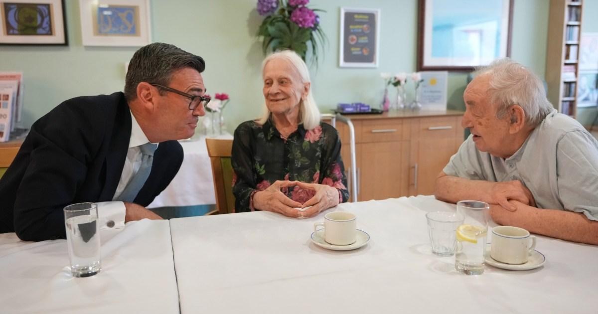 Care home resident jokes PM ‘changes every five minutes’ in meeting with Burnham
