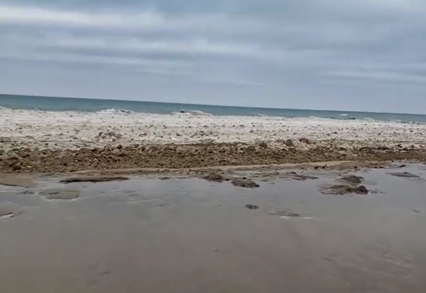 Police remind everyone to stay off the piers, shelf ice