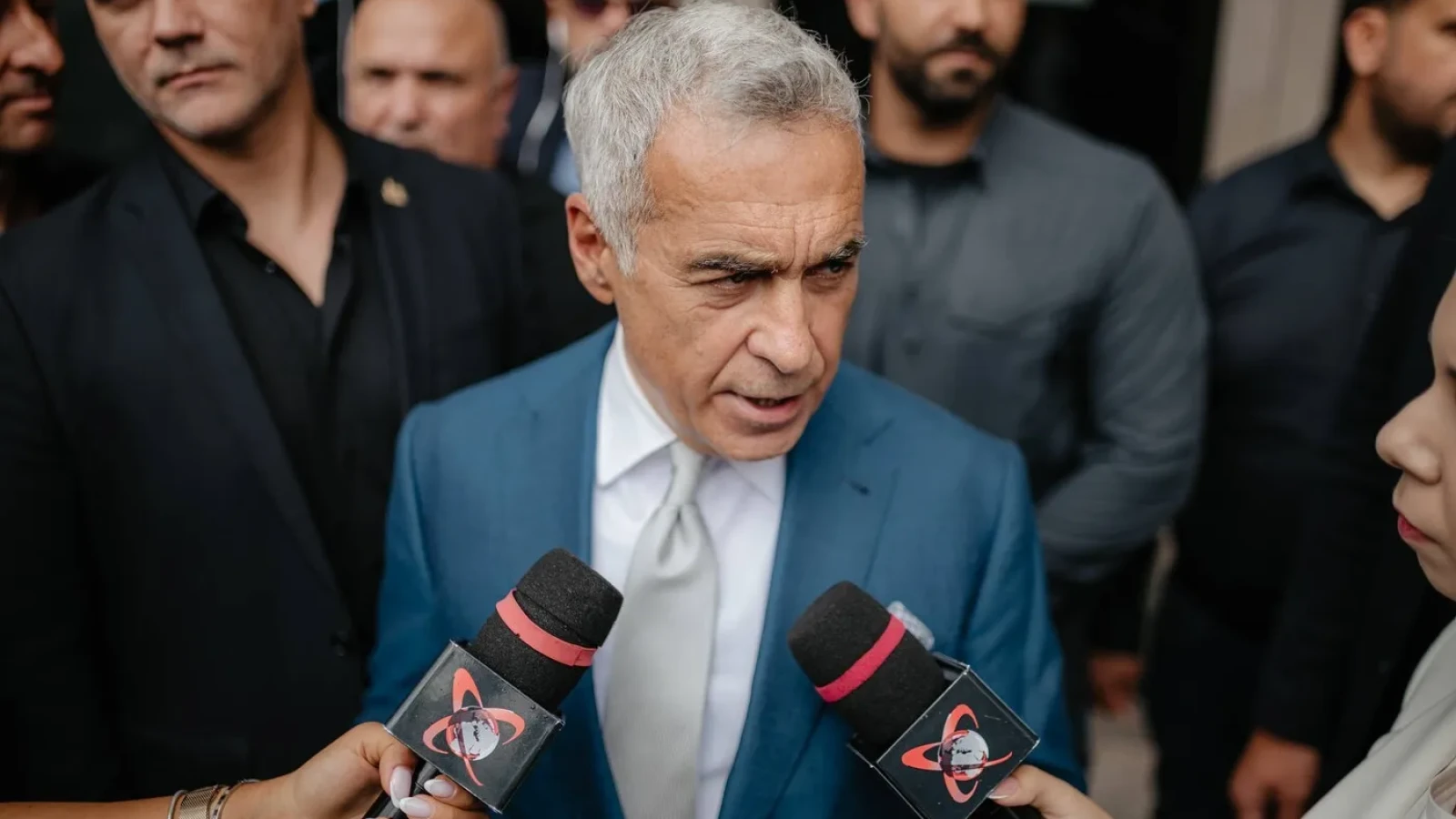 Newsweek a șters articolul despre Călin Georgescu după doar o zi. Autorul e imposibil de găsit