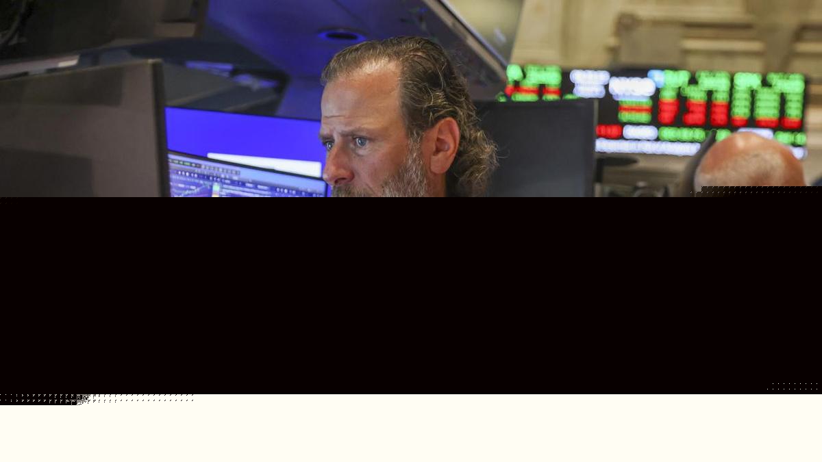 Wall St starts August strong as Iran deal hopes rise