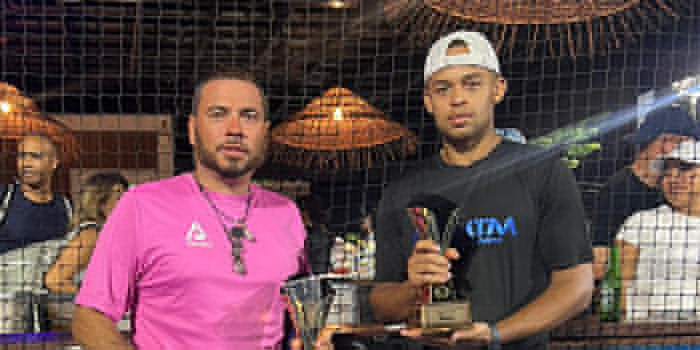 Manders And Jones To Defend Titles