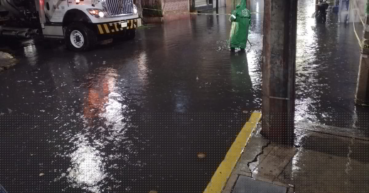 (Videos) Lluvia histórica en CDMX deja casi 300 casas y autos bajo el agua
