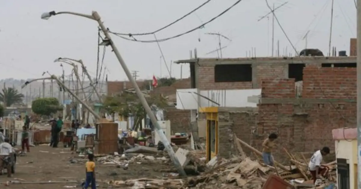 Al menos un fallecido y cuatro heridos por la caída de piedras en medio de un sismo en Perú