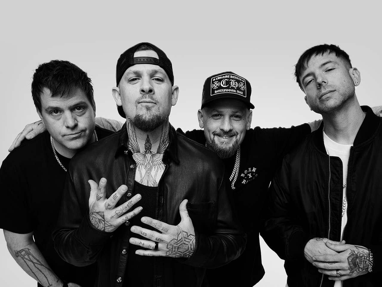 Good Charlotte -yhtyeen Maddenin veljeksiä syytetään epäasiallisesta kohtelusta työpaikalla
