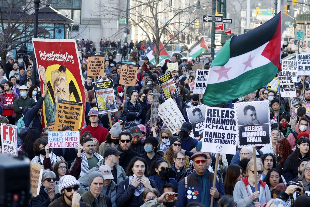 Judge rules Trump officials tried to silence pro-Palestinian students