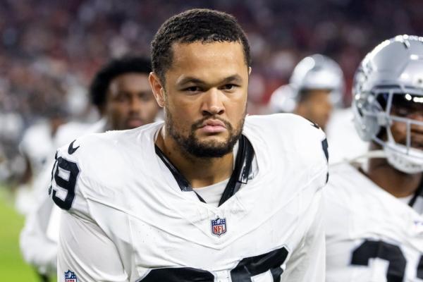 Chargers add OLB Andre Carter to training camp roster