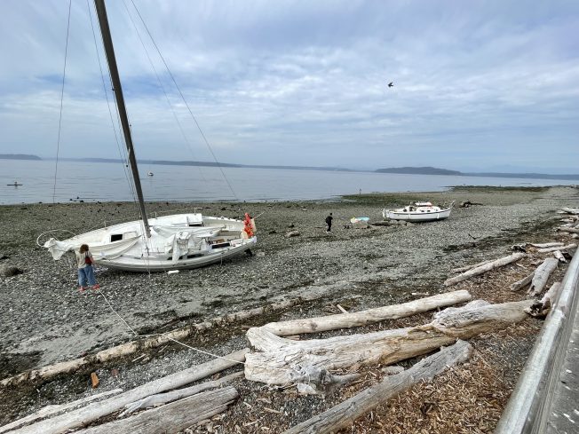 Second beached boat st Constellation Park